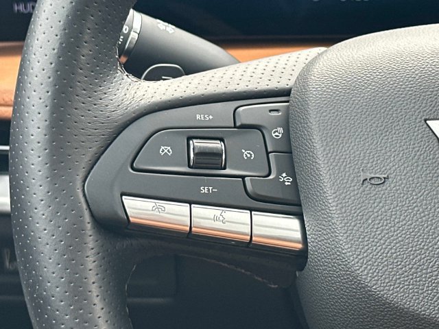 Used 2025 Cadillac XT4 Sport AWD/4WD image 9