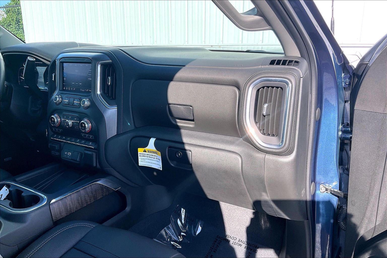 Used 2021 GMC Sierra 3500 Denali w/ Denali Ultimate Package AWD/4WD image 21