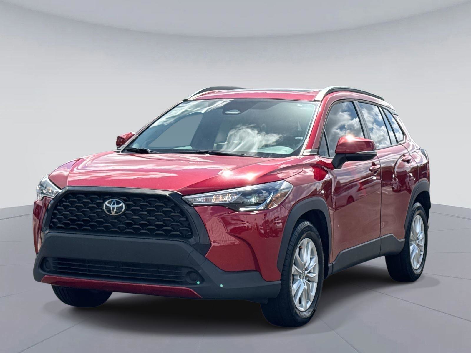 Used 2023 Toyota Corolla Cross LE w/ Moonroof Package image 7