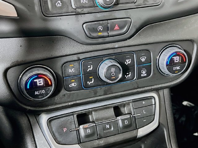 Used 2023 GMC Terrain SLE FWD image 19