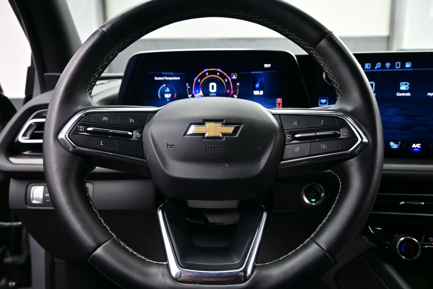 Used 2024 Chevrolet Traverse LT AWD/4WD image 26