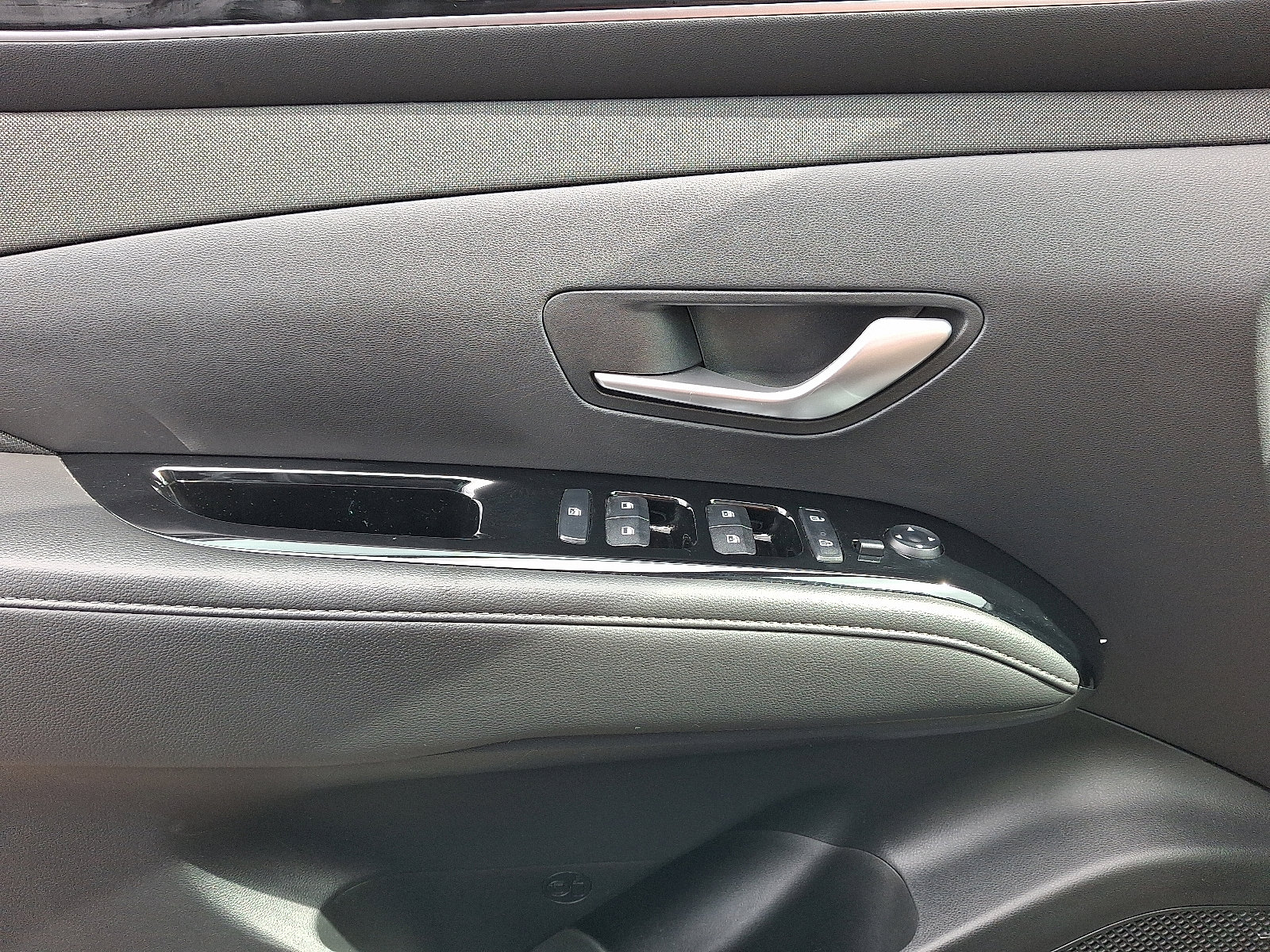 Certified 2022 Hyundai Tucson Limited image 12