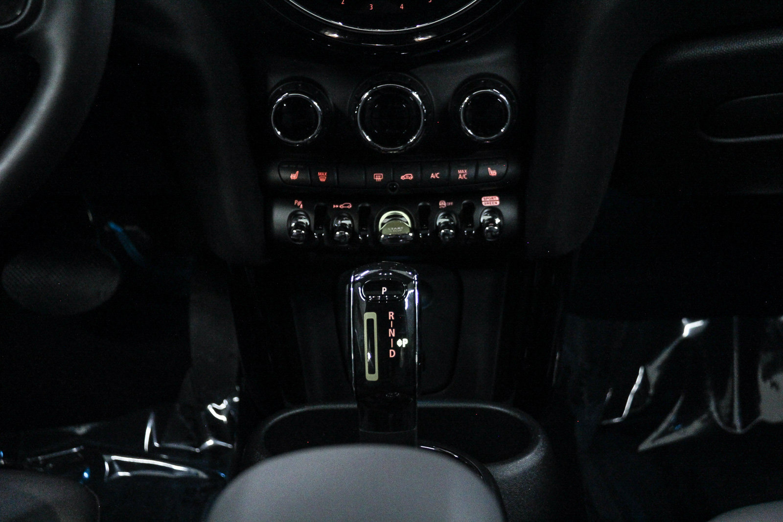 Certified 2024 MINI Cooper SE FWD image 14