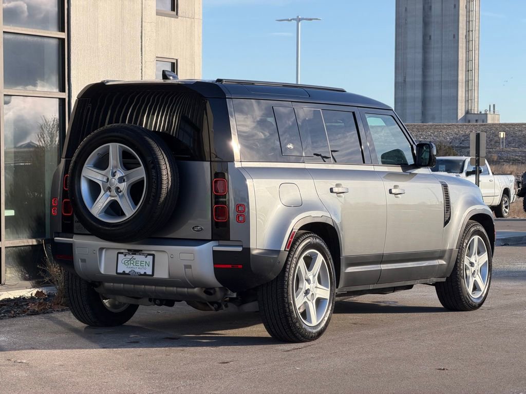 Used 2021 Land Rover Defender 110 SE image 5