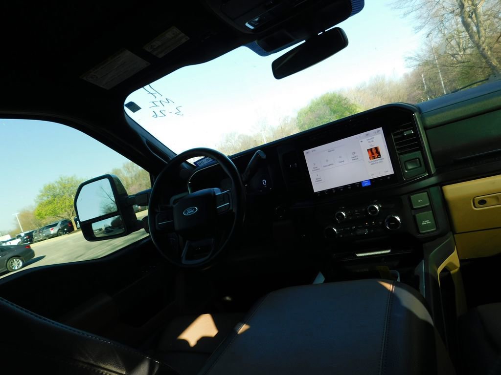 Used 2023 Ford F350 Lariat w/ Chrome Package image 6
