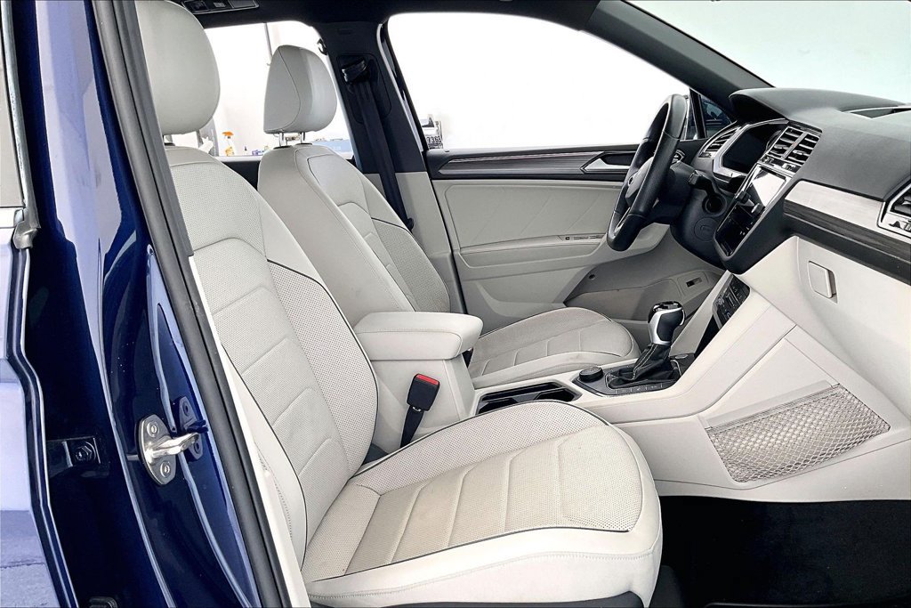 Used 2024 Volkswagen Tiguan SEL R-Line AWD/4WD image 8