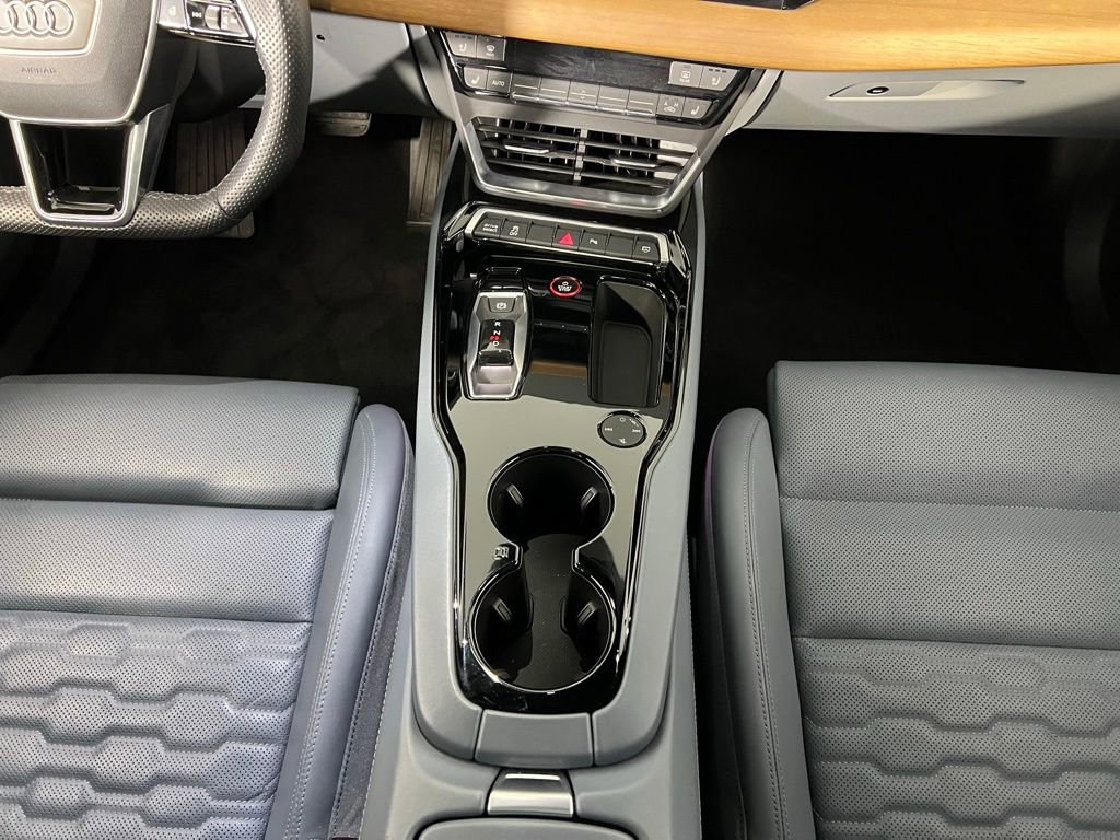 Used 2024 Audi e-tron GT Premium Plus image 13