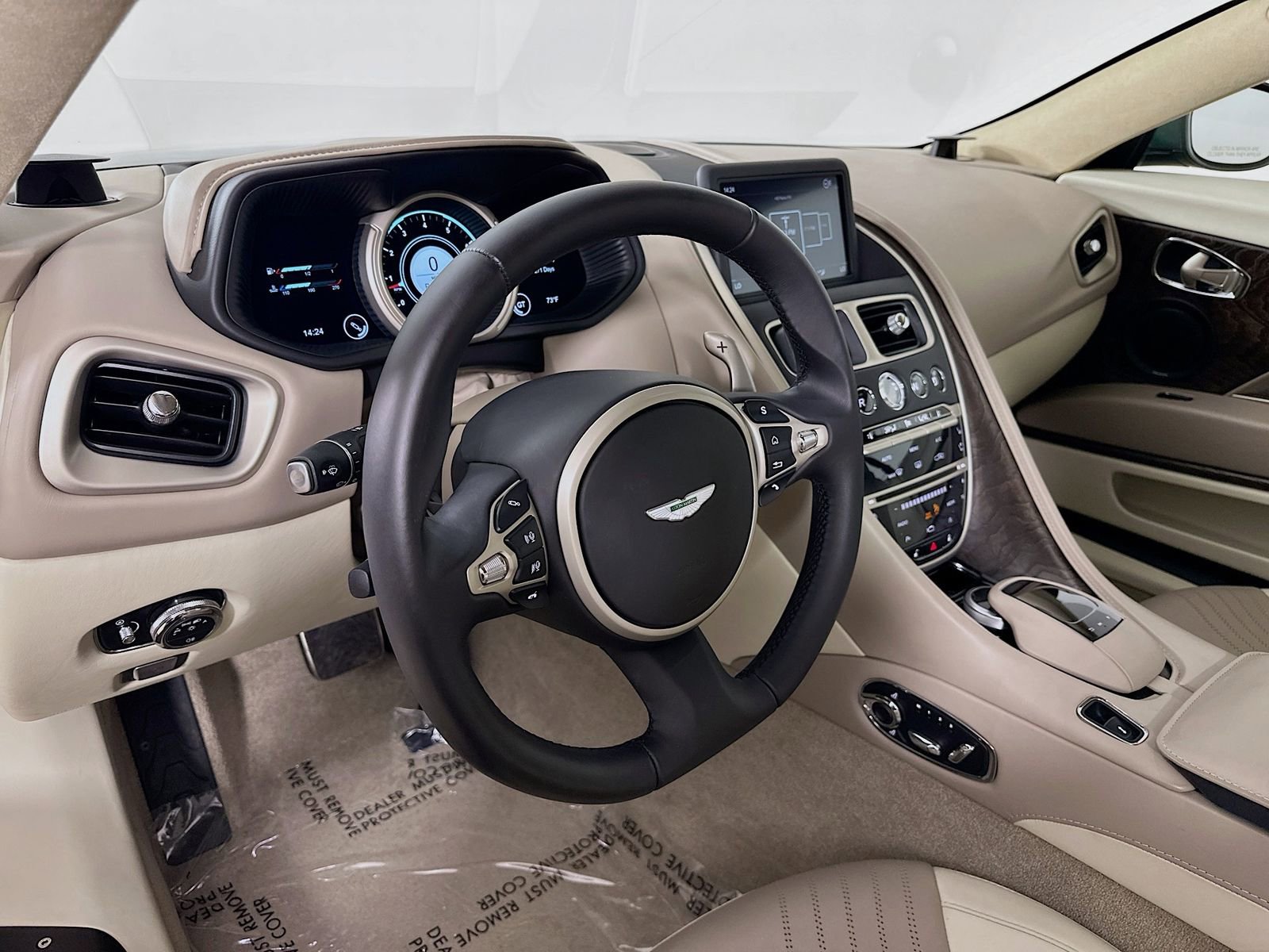 Used 2017 Aston Martin DB11 V12 RWD image 9
