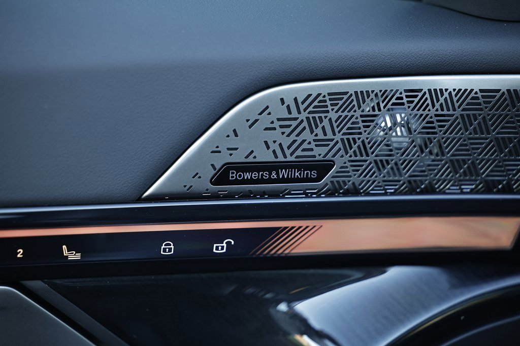New 2026 BMW 550e xDrive w/ Premium Package image 16