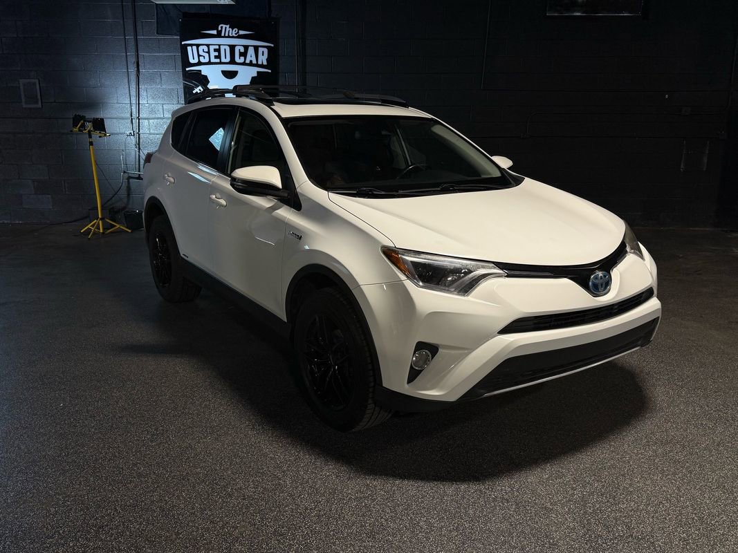 Used 2018 Toyota RAV4 LE w/ All Weather Liner Package AWD/4WD image 7