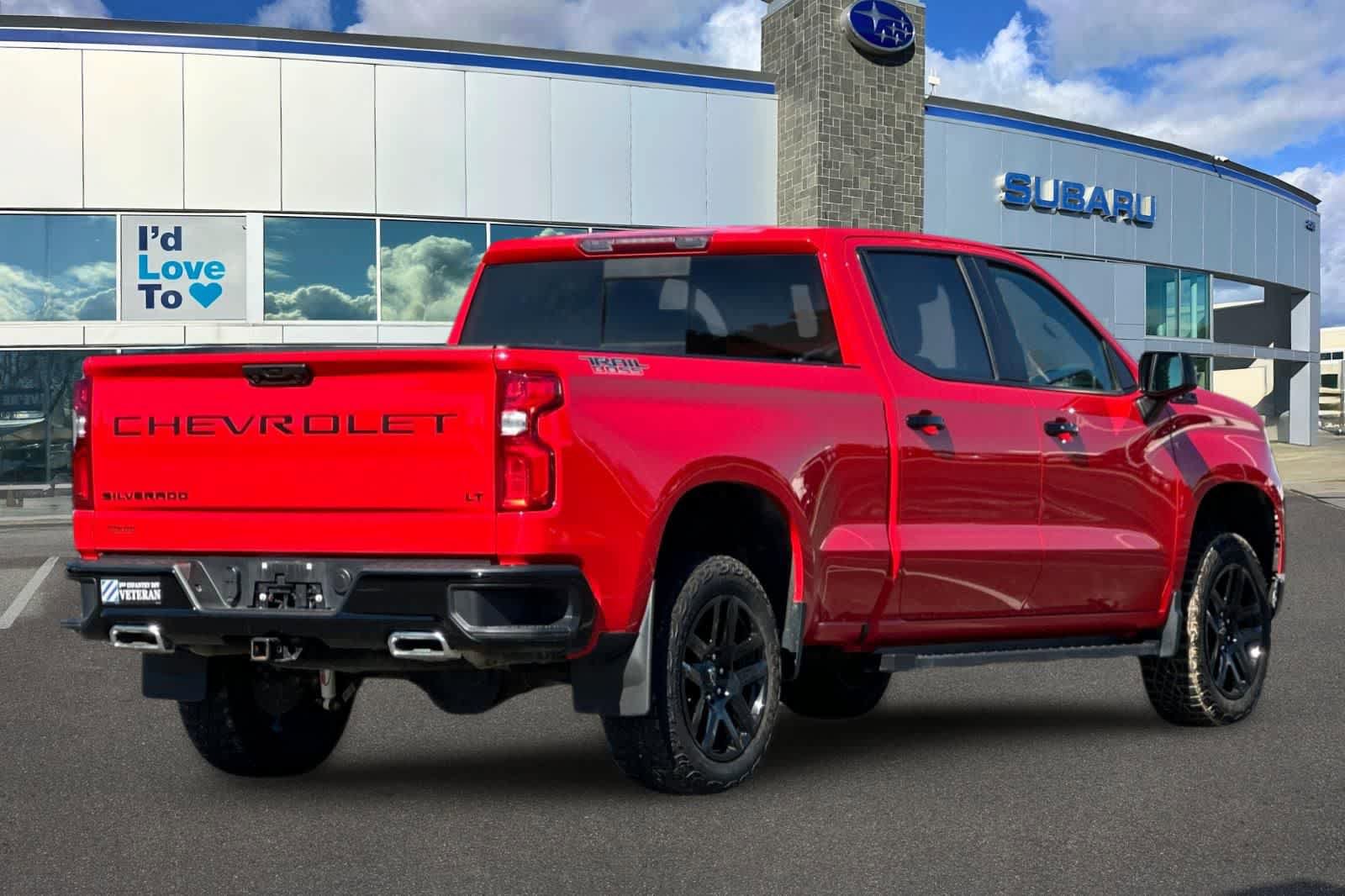 Used 2023 Chevrolet Silverado 1500 LT Trail Boss w/ Convenience Package II AWD/4WD image 2