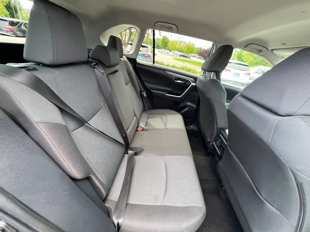 Used 2025 Toyota RAV4 XLE FWD image 25
