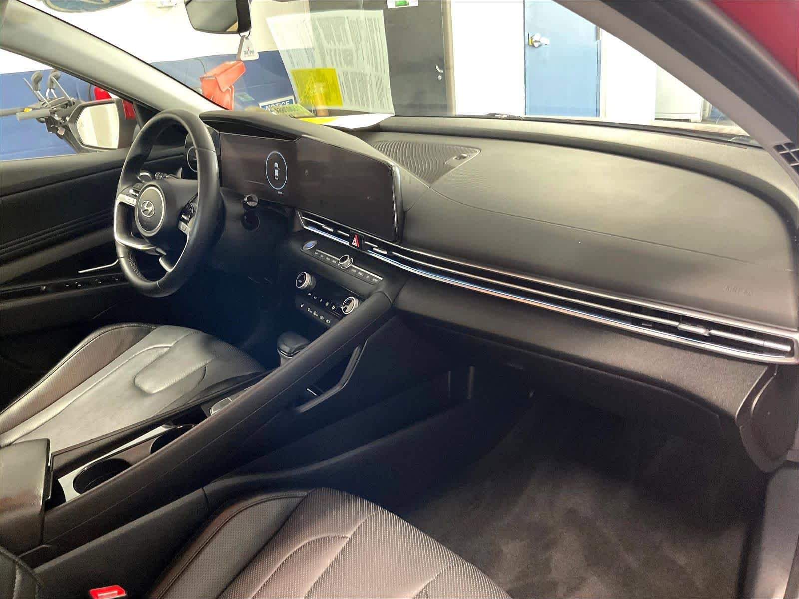 Certified 2023 Hyundai Elantra Limited FWD image 14