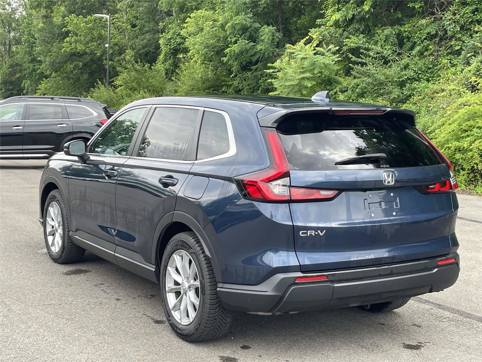 Used 2024 Honda CR-V EX image 3