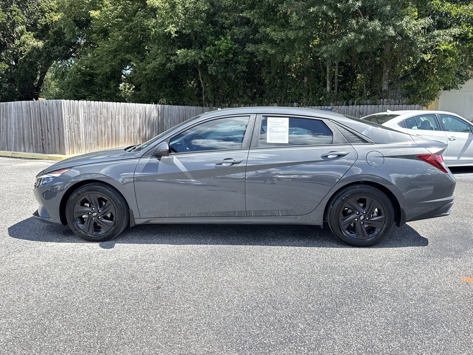 Used 2023 Hyundai Elantra SEL FWD image 2