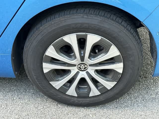 Used 2020 Toyota Prius XLE w/ Advanced Technology Package AWD/4WD image 5