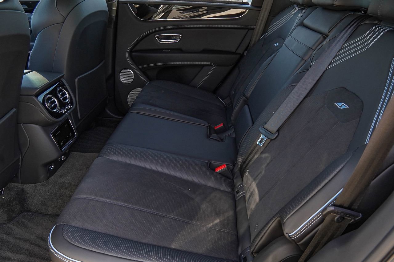 Used 2023 Bentley Bentayga image 41