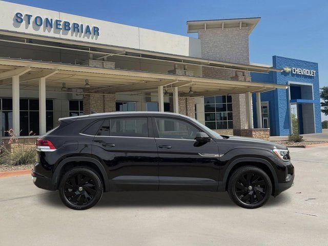 Used 2025 Volkswagen Atlas Cross Sport SE AWD/4WD image 4