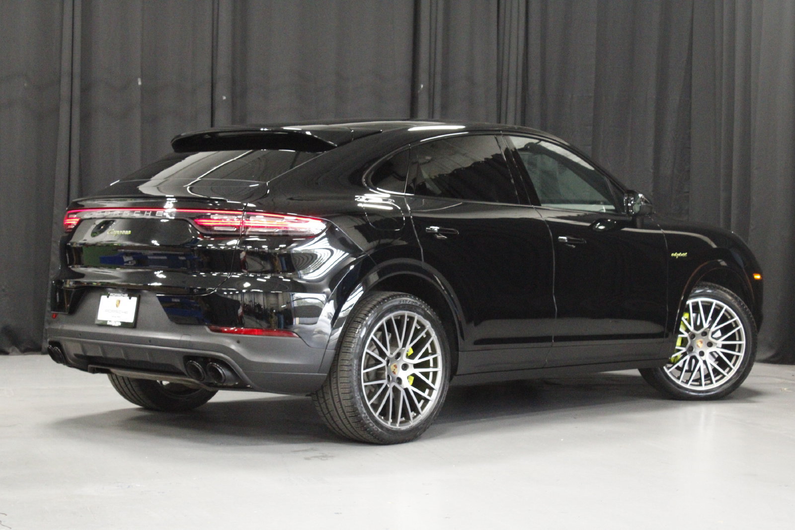 Certified 2022 Porsche Cayenne Platinum Edition AWD/4WD image 7