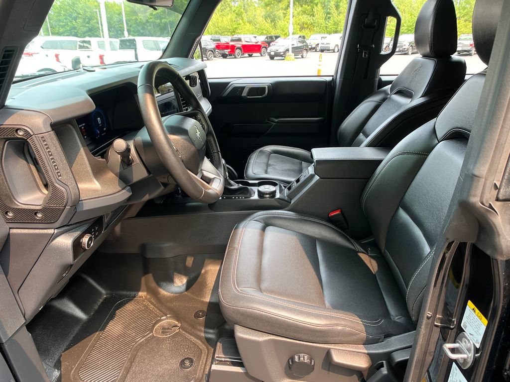 Used 2025 Ford Bronco Badlands w/ Sasquatch Package AWD/4WD image 9