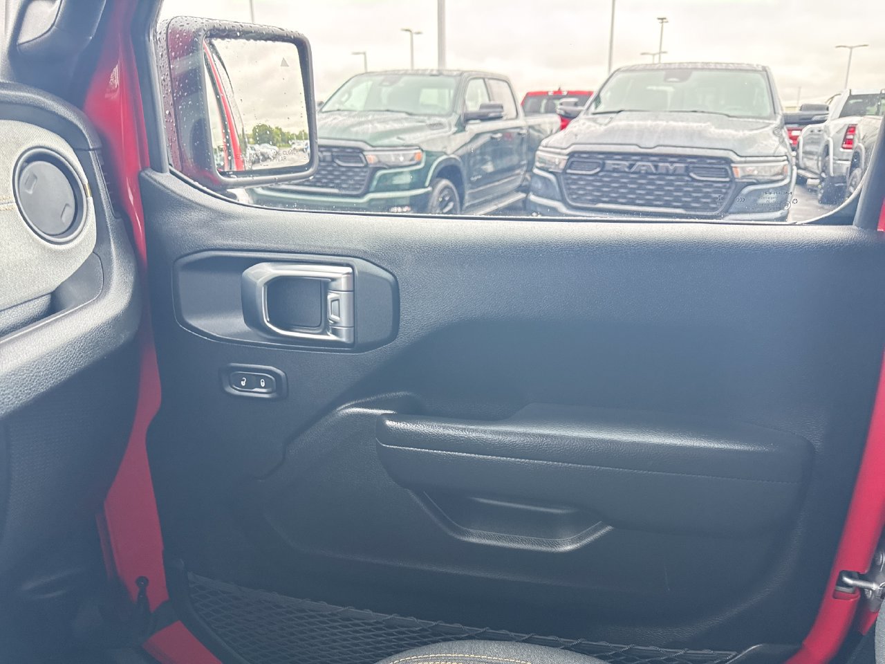 Used 2025 Jeep Wrangler Sport AWD/4WD image 22