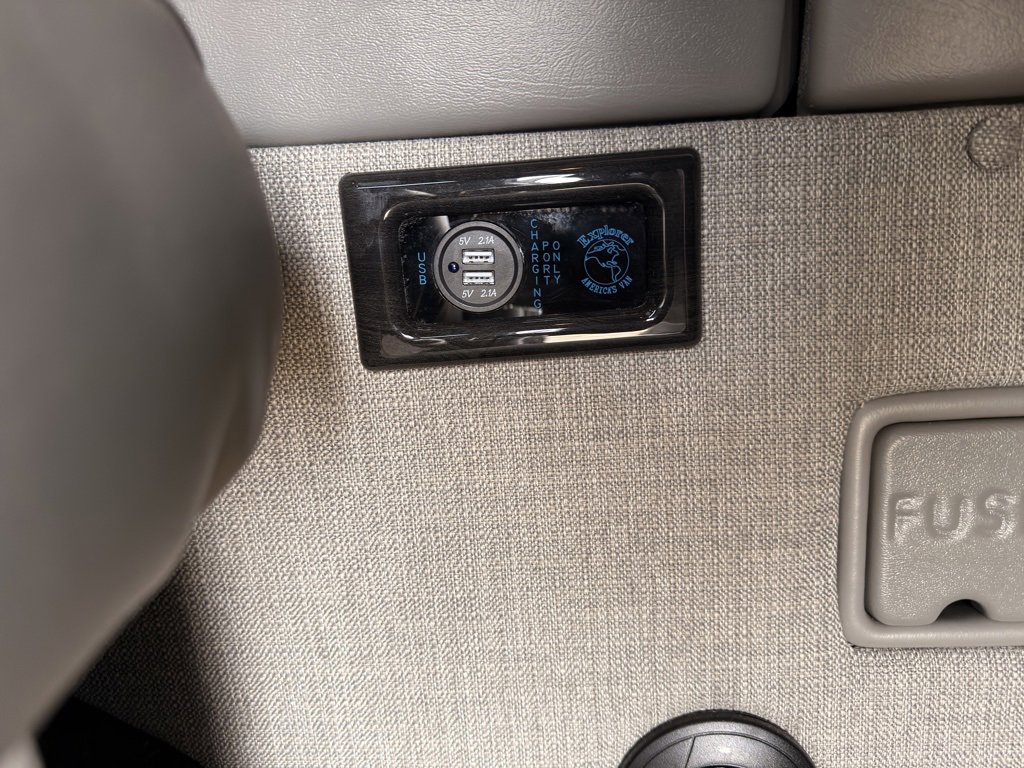 Used 2021 Chevrolet Express 2500 LS w/ Enhanced Convenience Package image 65