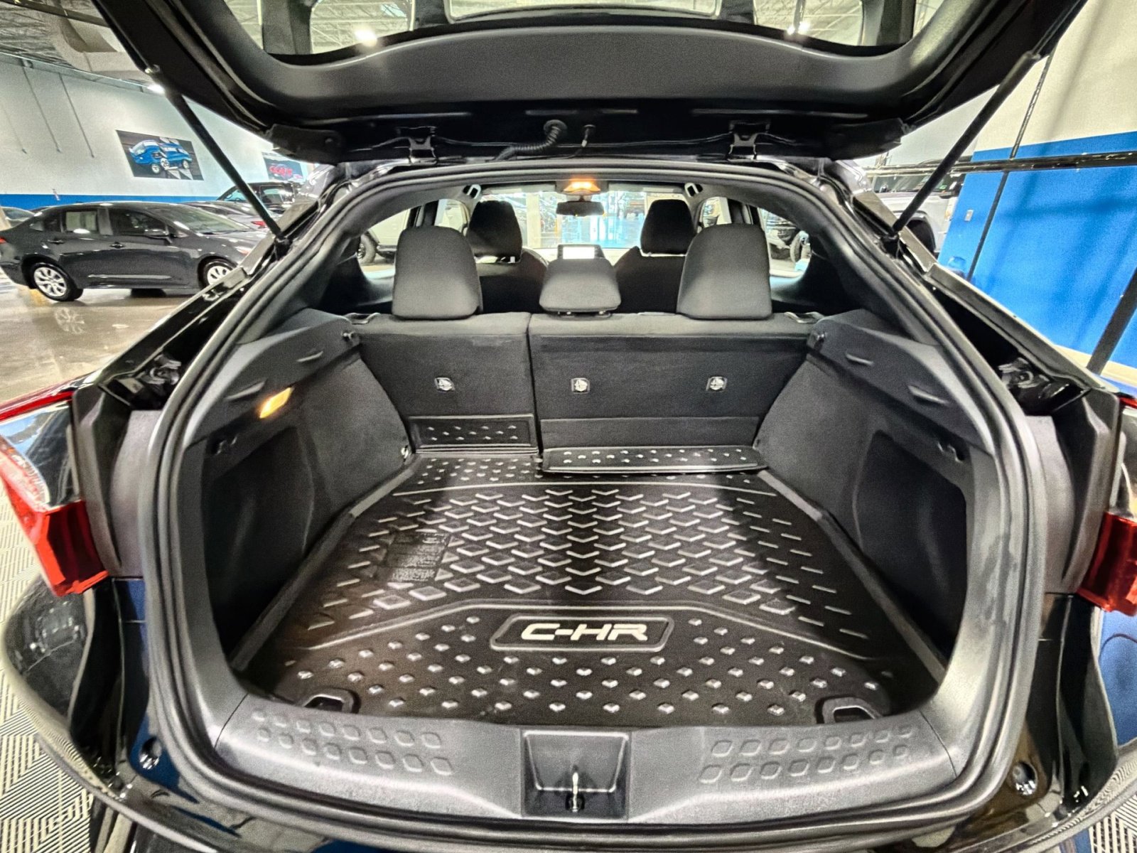 Used 2019 Toyota C-HR XLE image 28