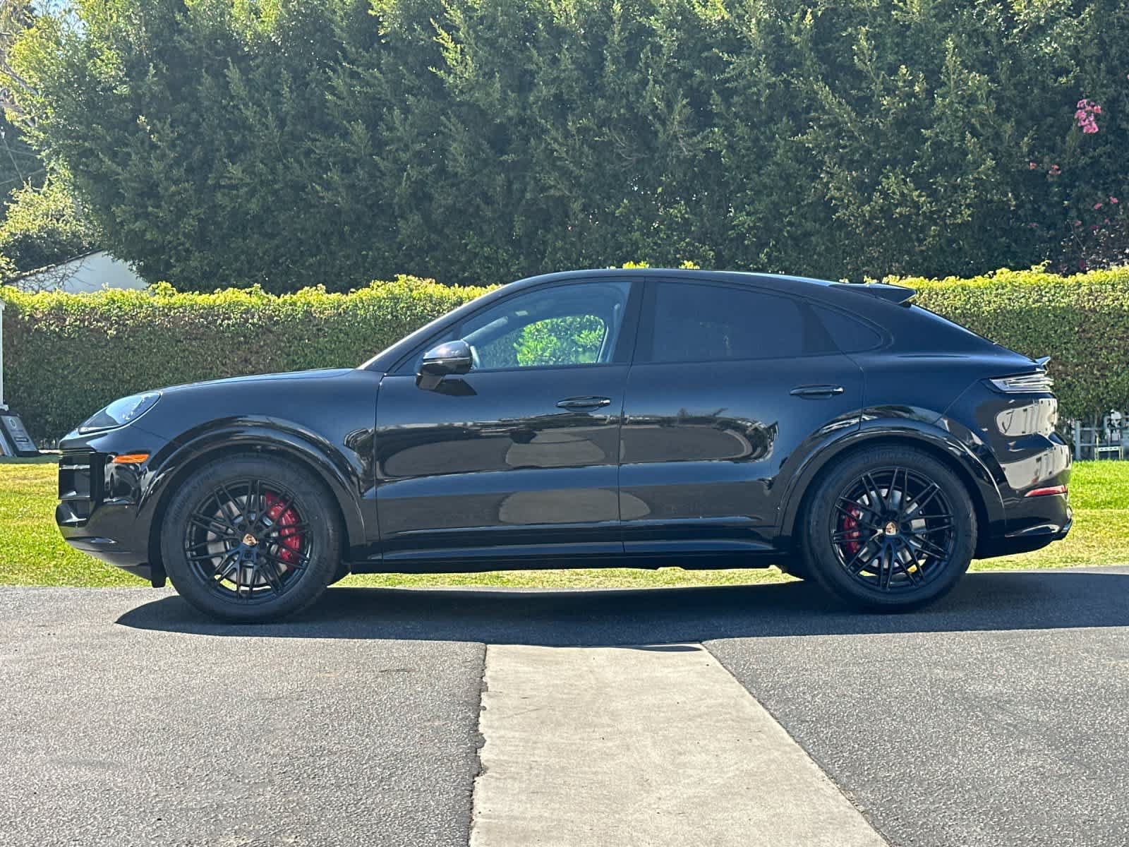 New 2026 Porsche Cayenne GTS AWD/4WD image 2