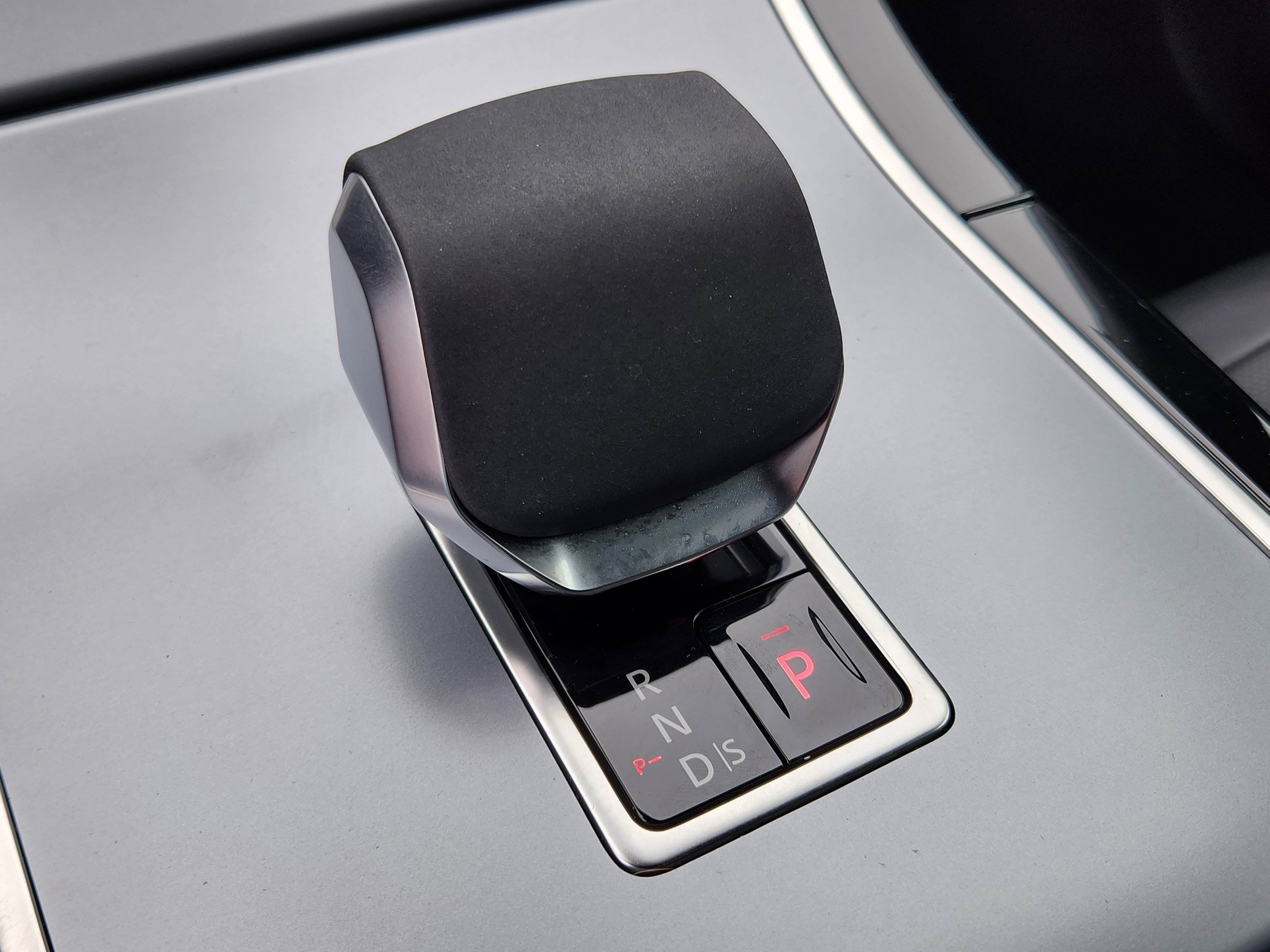 Certified 2025 Land Rover Range Rover Evoque S image 22