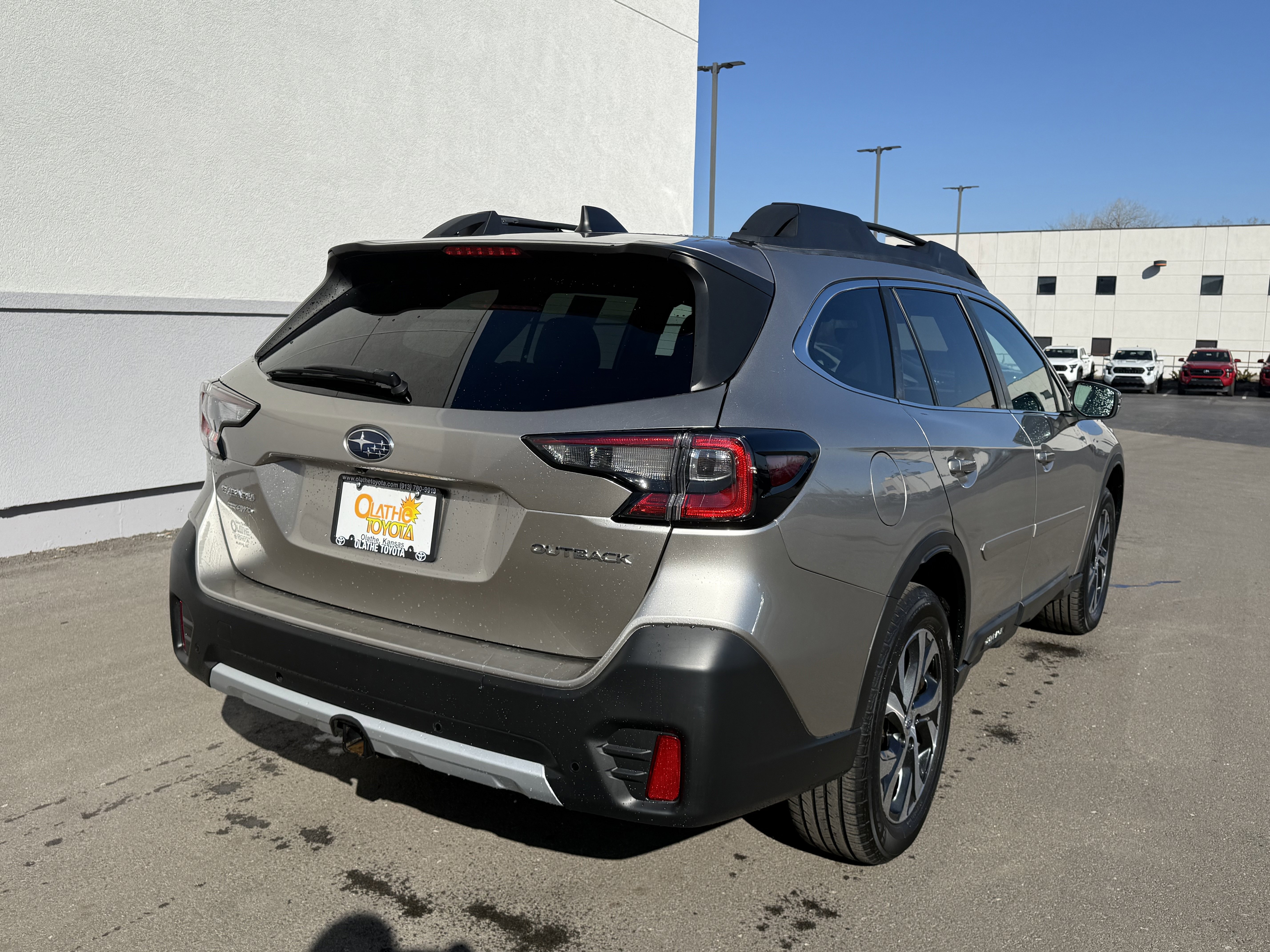 Used 2020 Subaru Outback Limited image 5