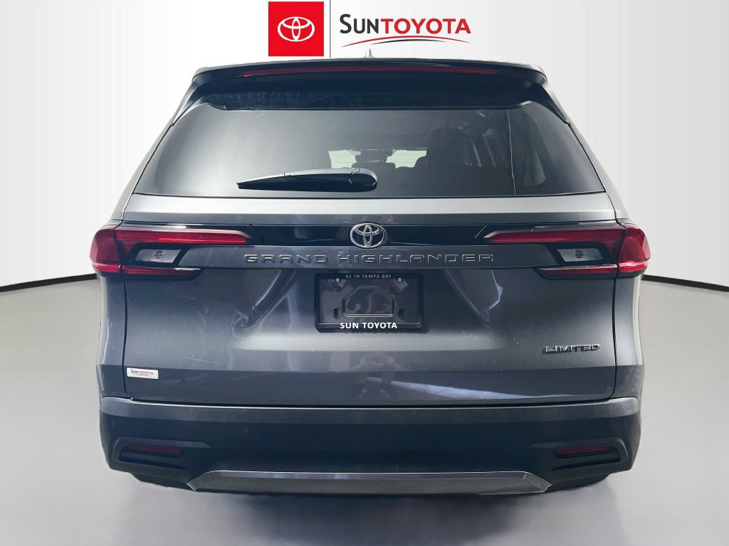 Used 2026 Toyota Grand Highlander FWD image 5