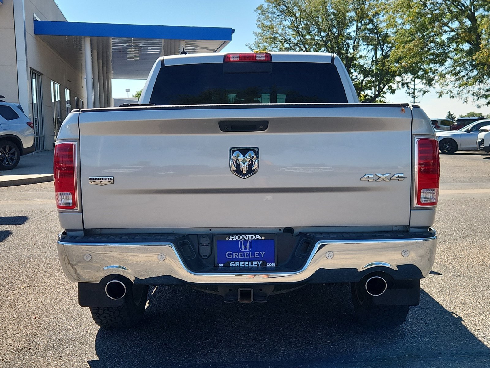 Used 2015 RAM 1500 Laramie w/ Convenience Group AWD/4WD image 4