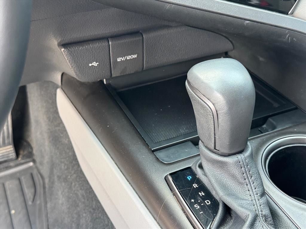 Used 2024 Toyota Camry SE w/ Cold Weather Package FWD image 26