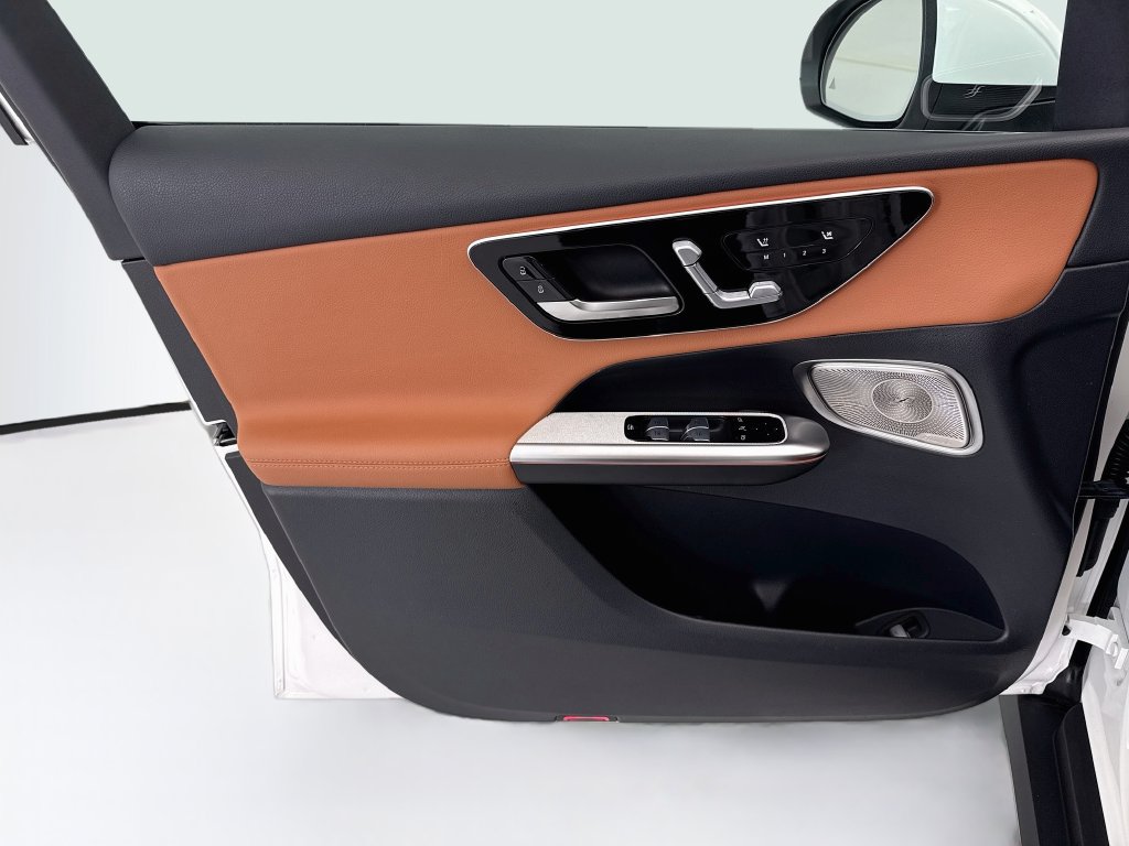 Certified 2026 Mercedes-Benz GLC 300 image 23