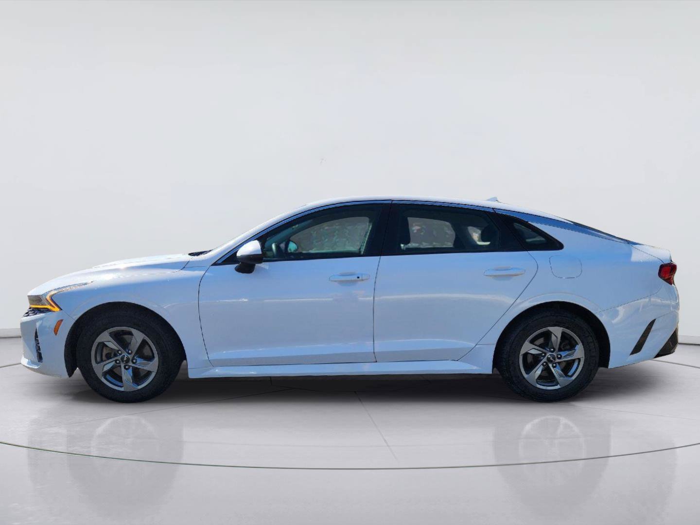 Used 2022 Kia K5 LXS FWD image 4