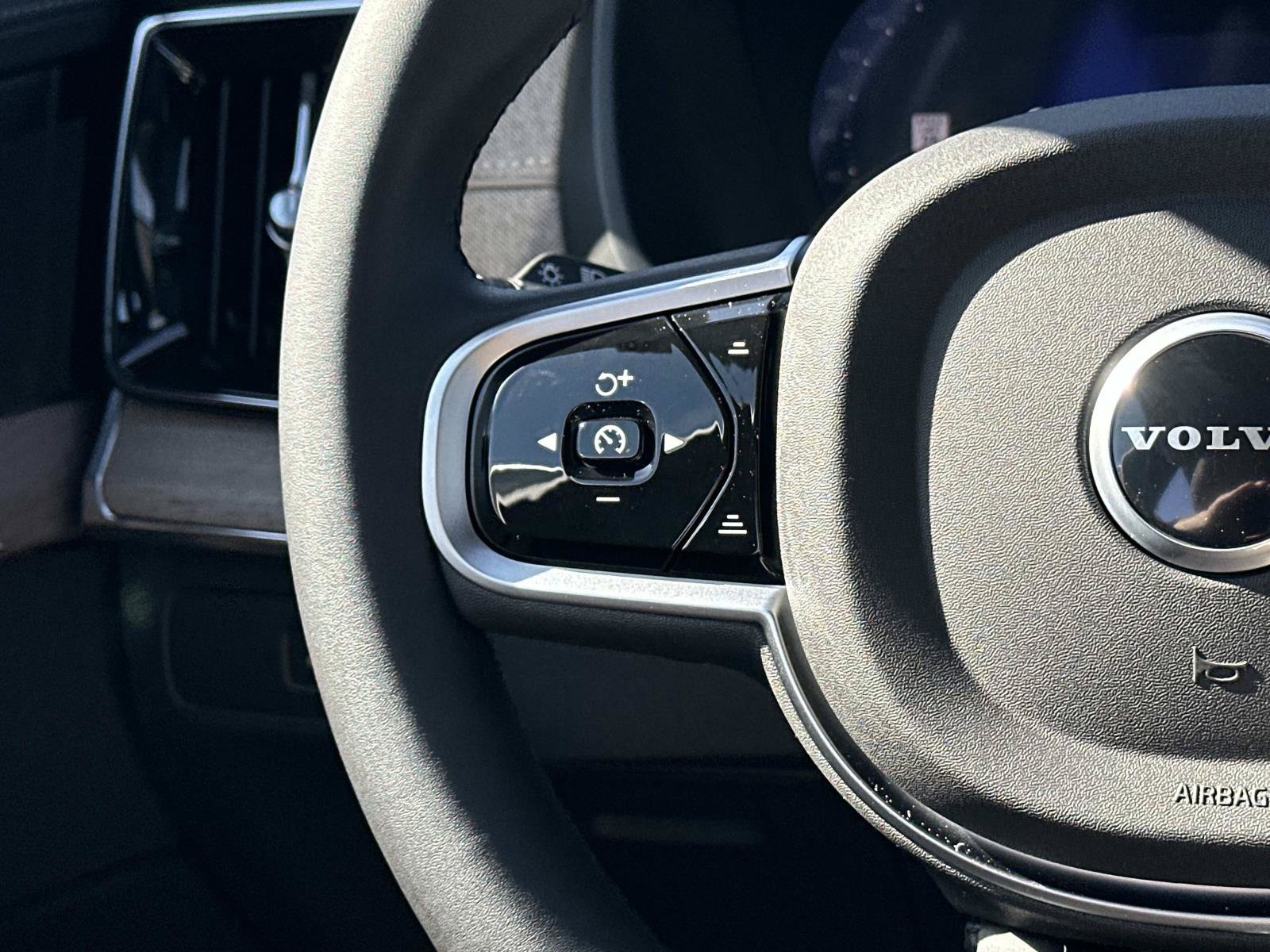 New 2026 Volvo XC90 T8 Plus AWD/4WD image 8