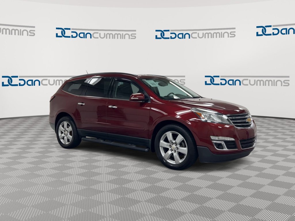 Used 2017 Chevrolet Traverse LT w/ Style and Technology Package FWD image 2