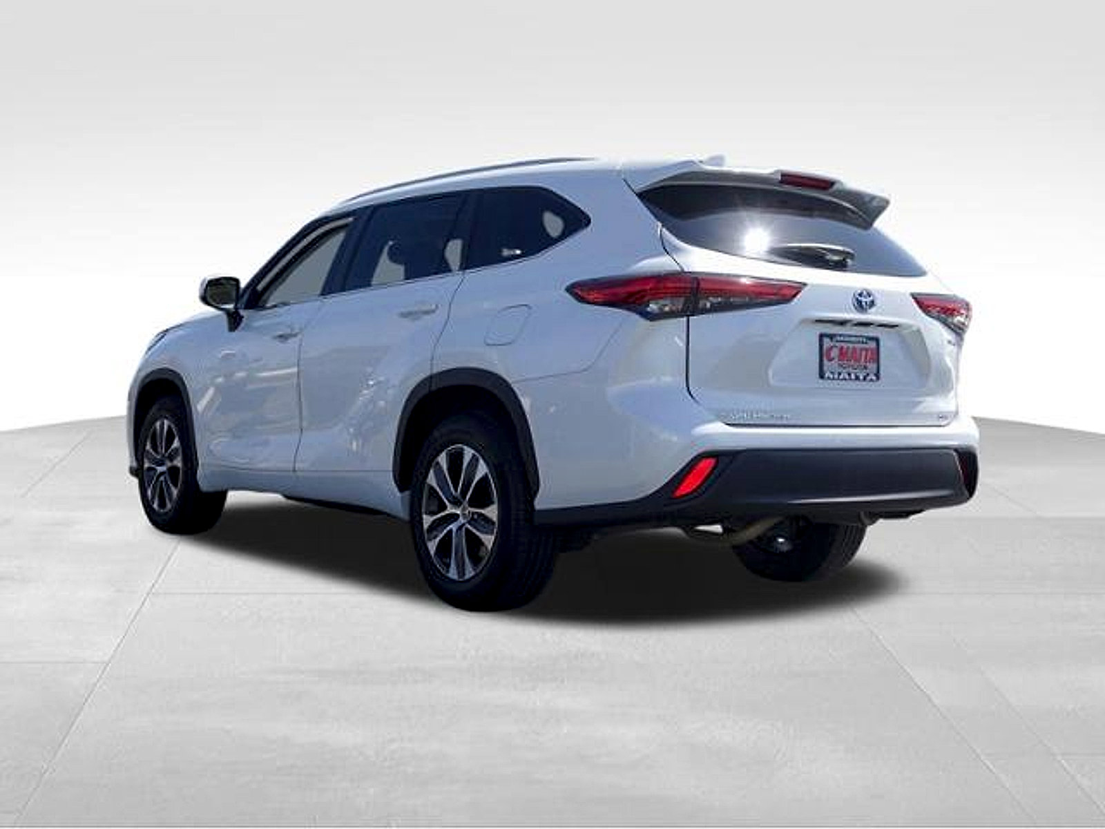 Used 2023 Toyota Highlander XLE FWD image 6