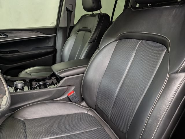 Used 2023 Jeep Grand Cherokee Limited w/ Luxury Tech Group II AWD/4WD image 8