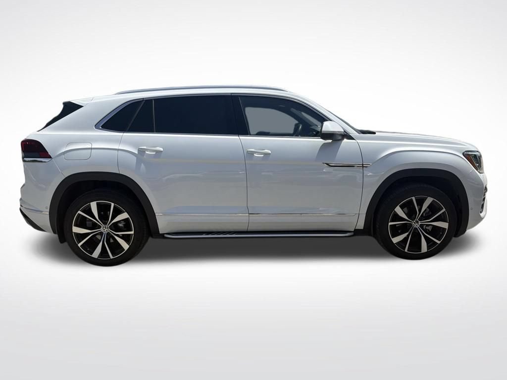Certified 2024 Volkswagen Atlas Cross Sport SEL Premium R-Line AWD/4WD image 4
