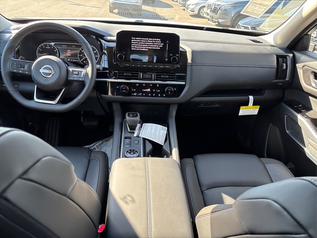 New 2025 Nissan Pathfinder SL image 17