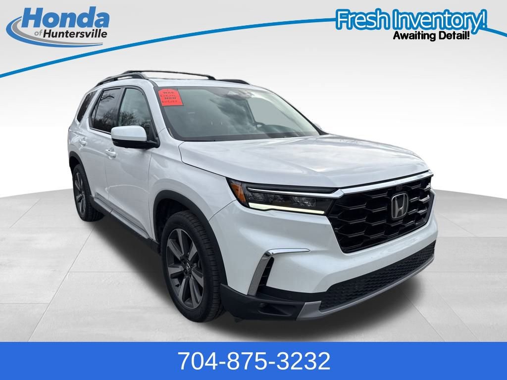 Used 2025 Honda Pilot Elite image 1