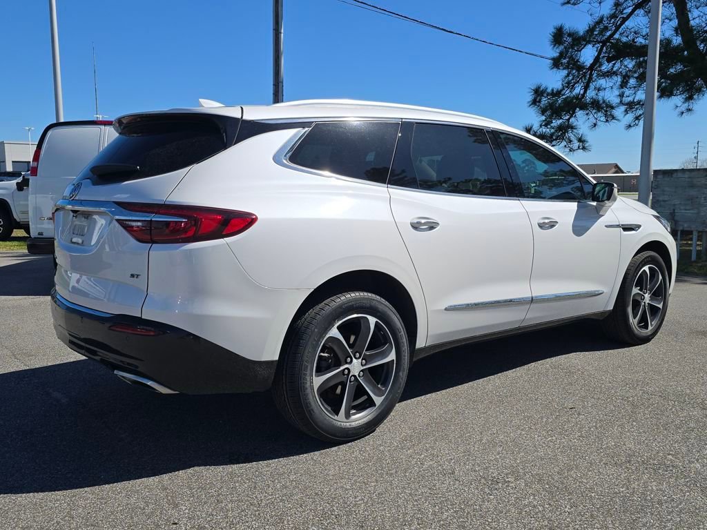 Used 2021 Buick Enclave Essence w/ Sport Touring Edition image 3