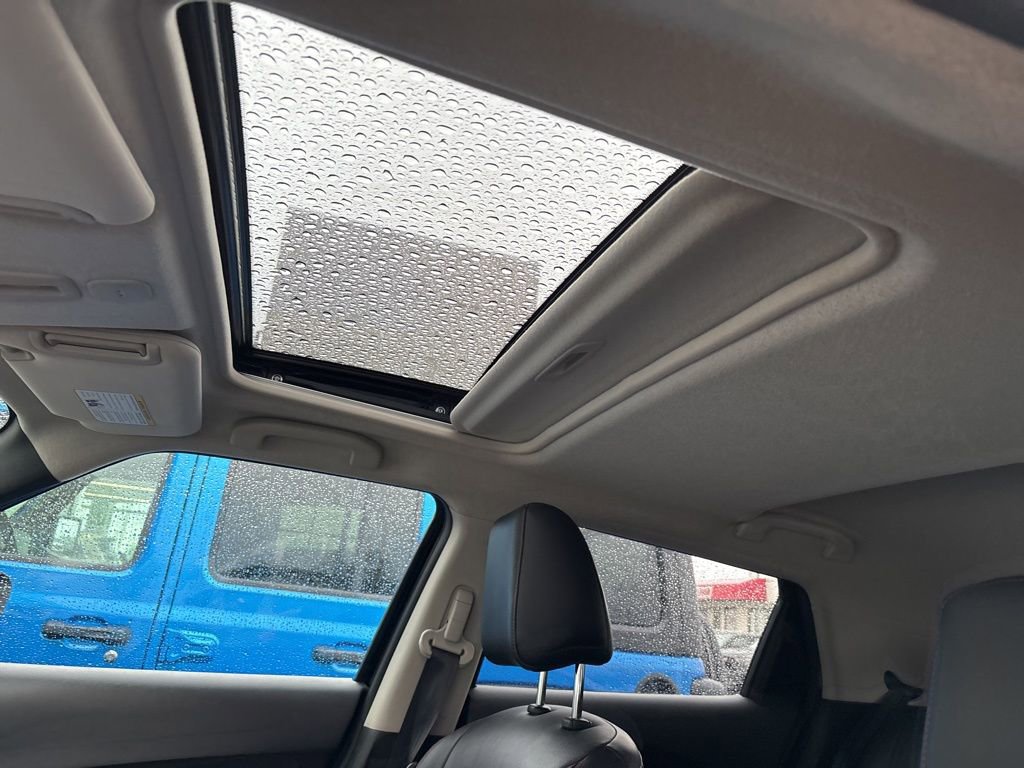 Used 2015 Nissan Juke SL image 7