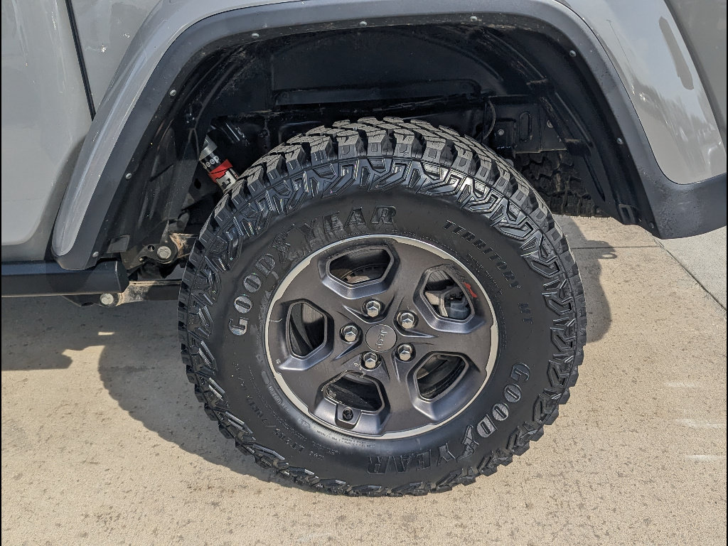 Used 2022 Jeep Gladiator Rubicon w/ LED Lighting Group AWD/4WD image 17