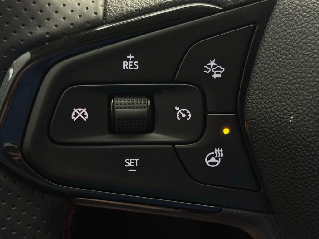 Used 2024 Chevrolet Trax RS w/ Driver Confidence Package image 22