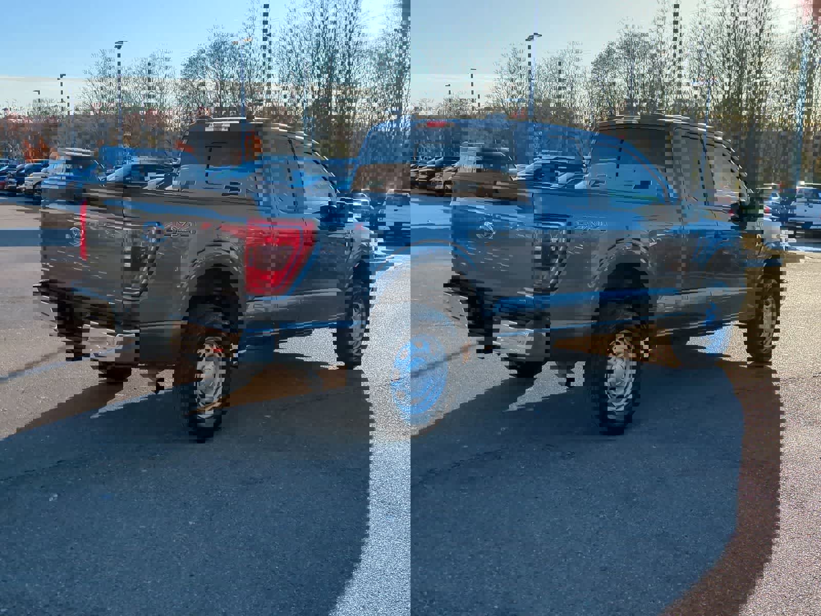 Used 2022 Ford F150 XLT w/ Trailer Tow Package image 8