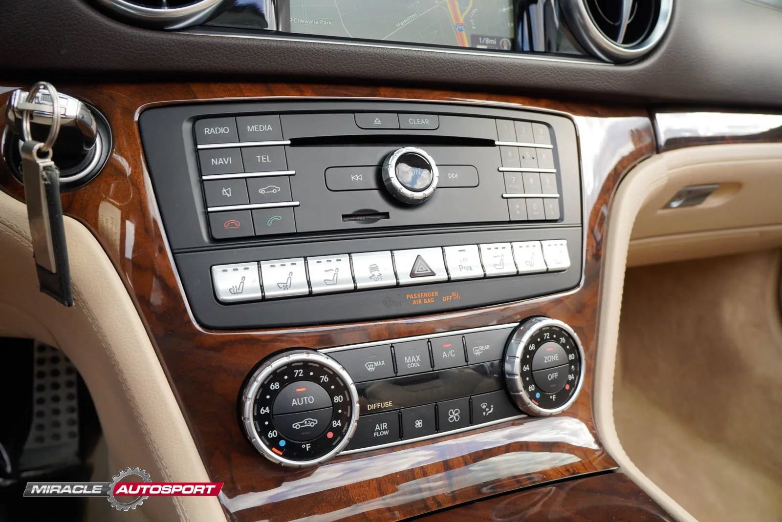 Used 2017 Mercedes-Benz SL 550 image 39