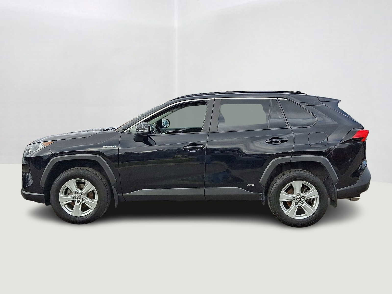 Certified 2021 Toyota RAV4 XLE w/ Convenience Package image 10