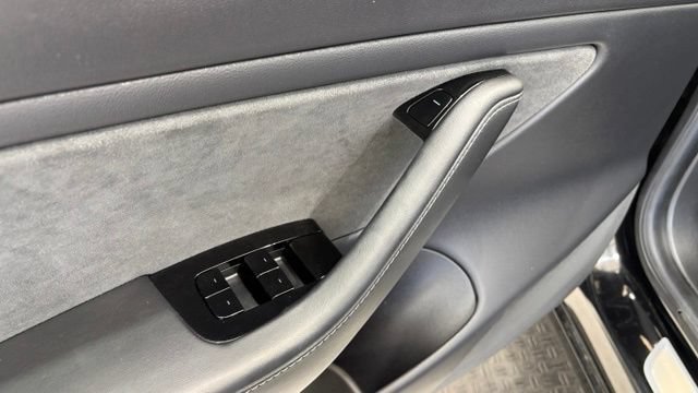 Used 2019 Tesla Model 3 Standard Range Plus RWD image 16